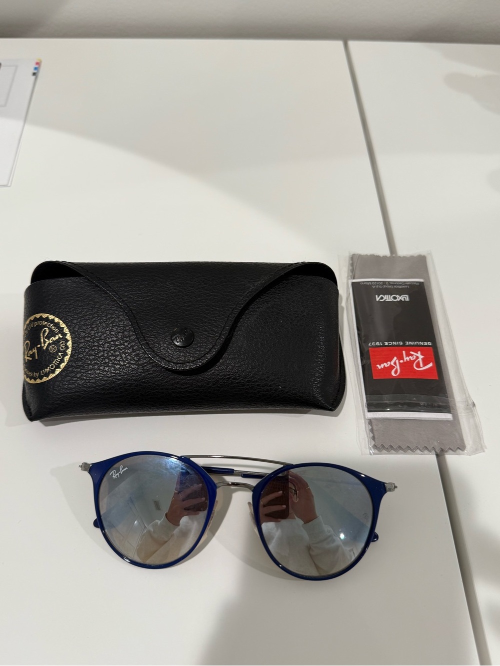 Ray-Ban Blue Round Polarized Sunglasses with Case